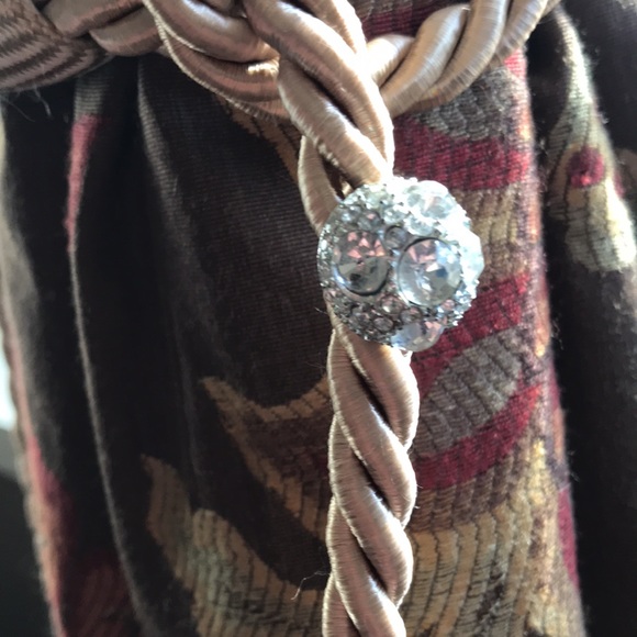 Bling! Vintage Icy Blingy Rhinestone Earrings - Picture 9 of 9